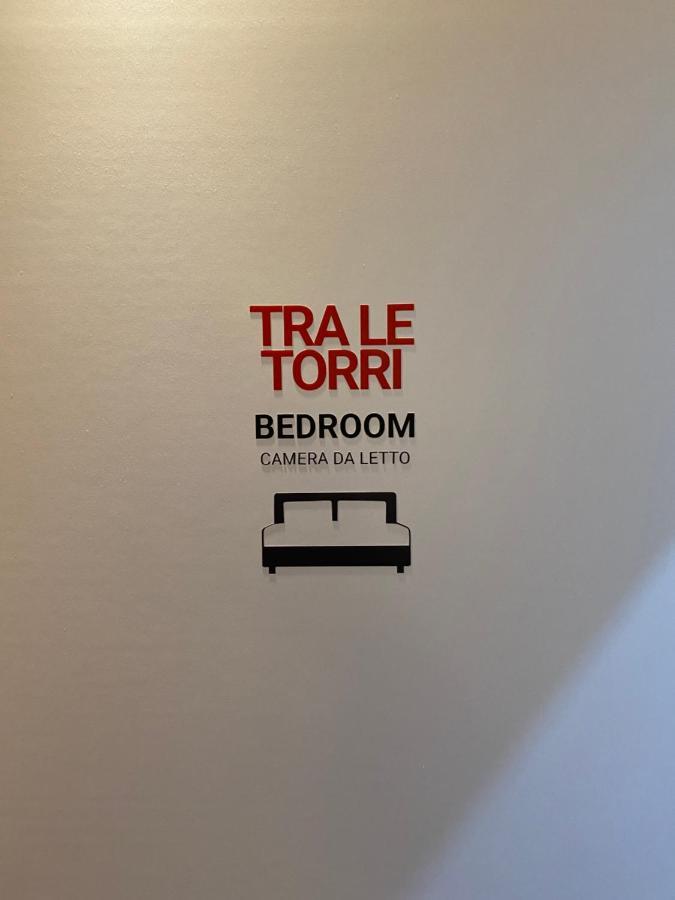 Tra Le Torri B&B - Ampia Stanza Privata In Appartamento Con Bagno Privato Accessibile Da Corridoio Bologna Eksteriør billede